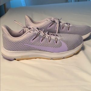 Nike Quest tennis shoes